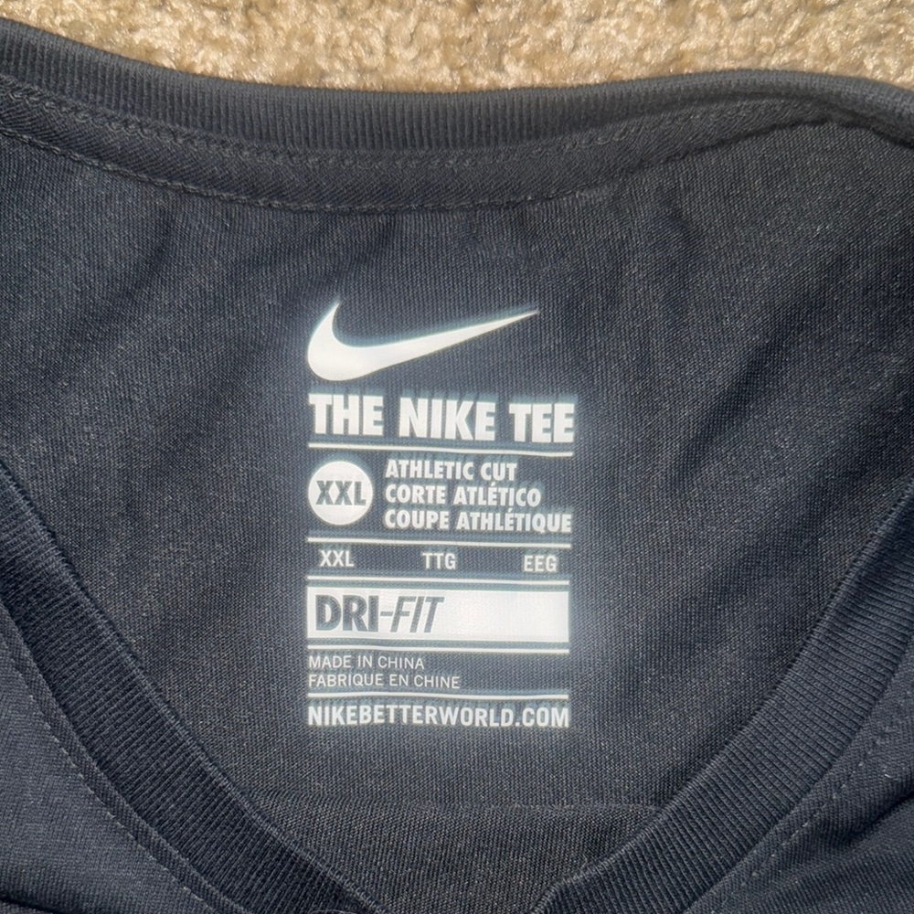 NWT Men’s Nike Kobe Bryant Black Mamba Dots Sheath Logo Dri Fit Tee Shirt SZ XXL - Picture 4 of 9